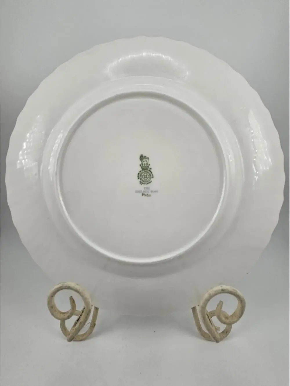 Royal Doulton The Chelsea Rose H4801 Bone China 10.5